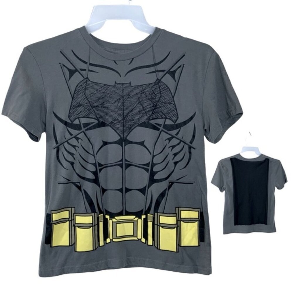 Batman Tee Detachable Cape Superhero Shirt Costume Cosplay Boys Shirt Size Large